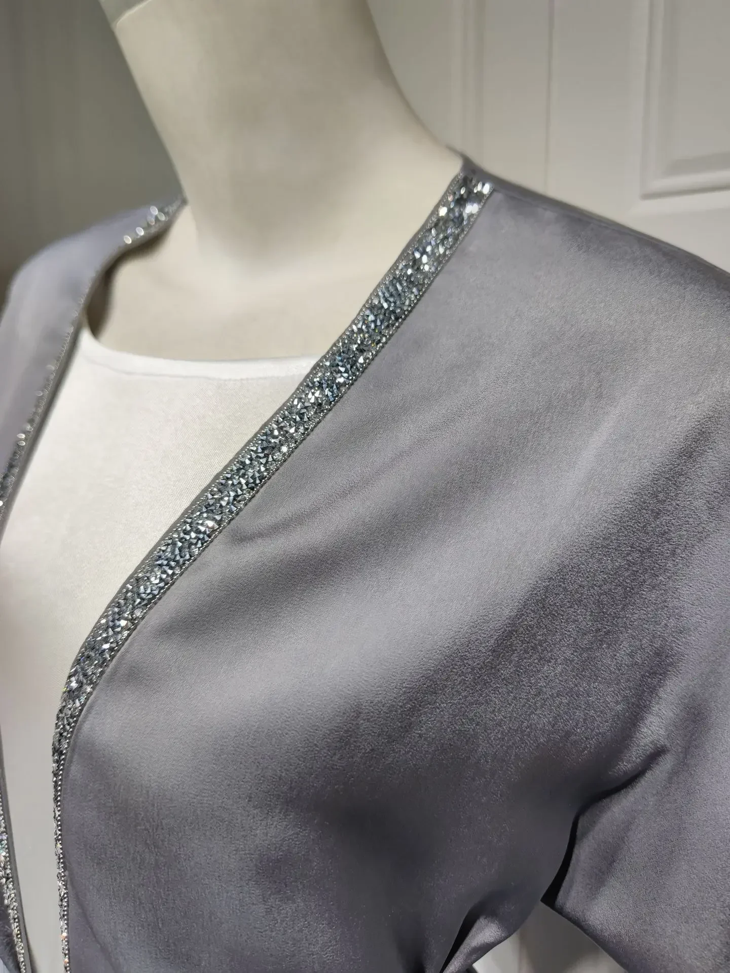 Satin Open Abaya Dubai Turkey Muslim Modest Dress for Women Rhinestone Moroccan Kaftan Robe Islam Outwear Kimono Femme Musulmane Satin Open Abaya Dubai Turkey Muslim Modest Dress for Women Rhinestone Moroccan Kaftan Robe Islam Outwear Kimono Femme Musulmane