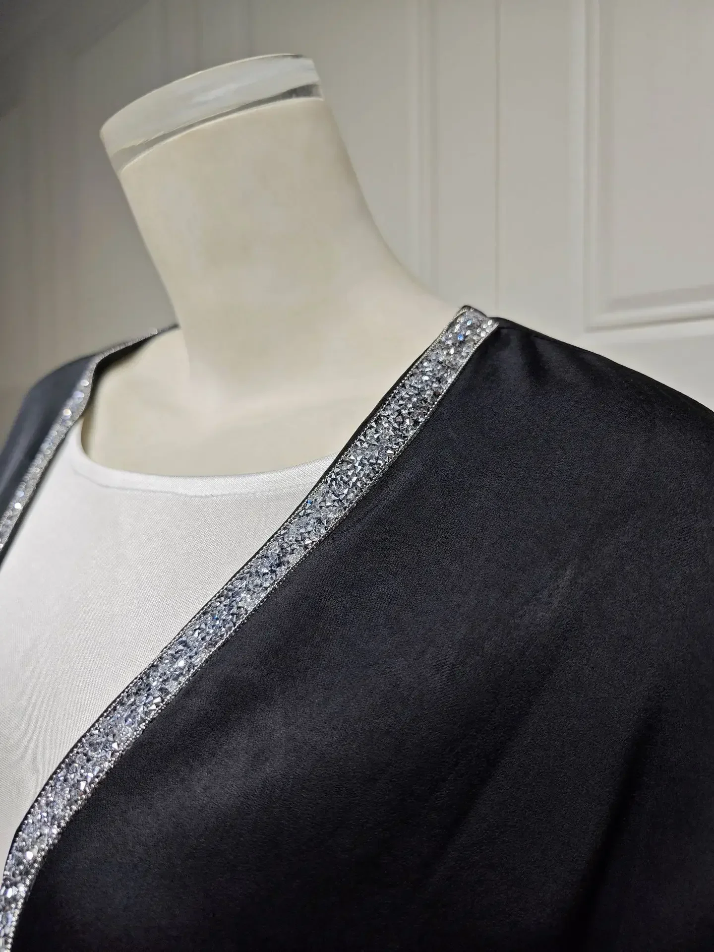 Satin Open Abaya Dubai Turkey Muslim Modest Dress for Women Rhinestone Moroccan Kaftan Robe Islam Outwear Kimono Femme Musulmane Satin Open Abaya Dubai Turkey Muslim Modest Dress for Women Rhinestone Moroccan Kaftan Robe Islam Outwear Kimono Femme Musulmane