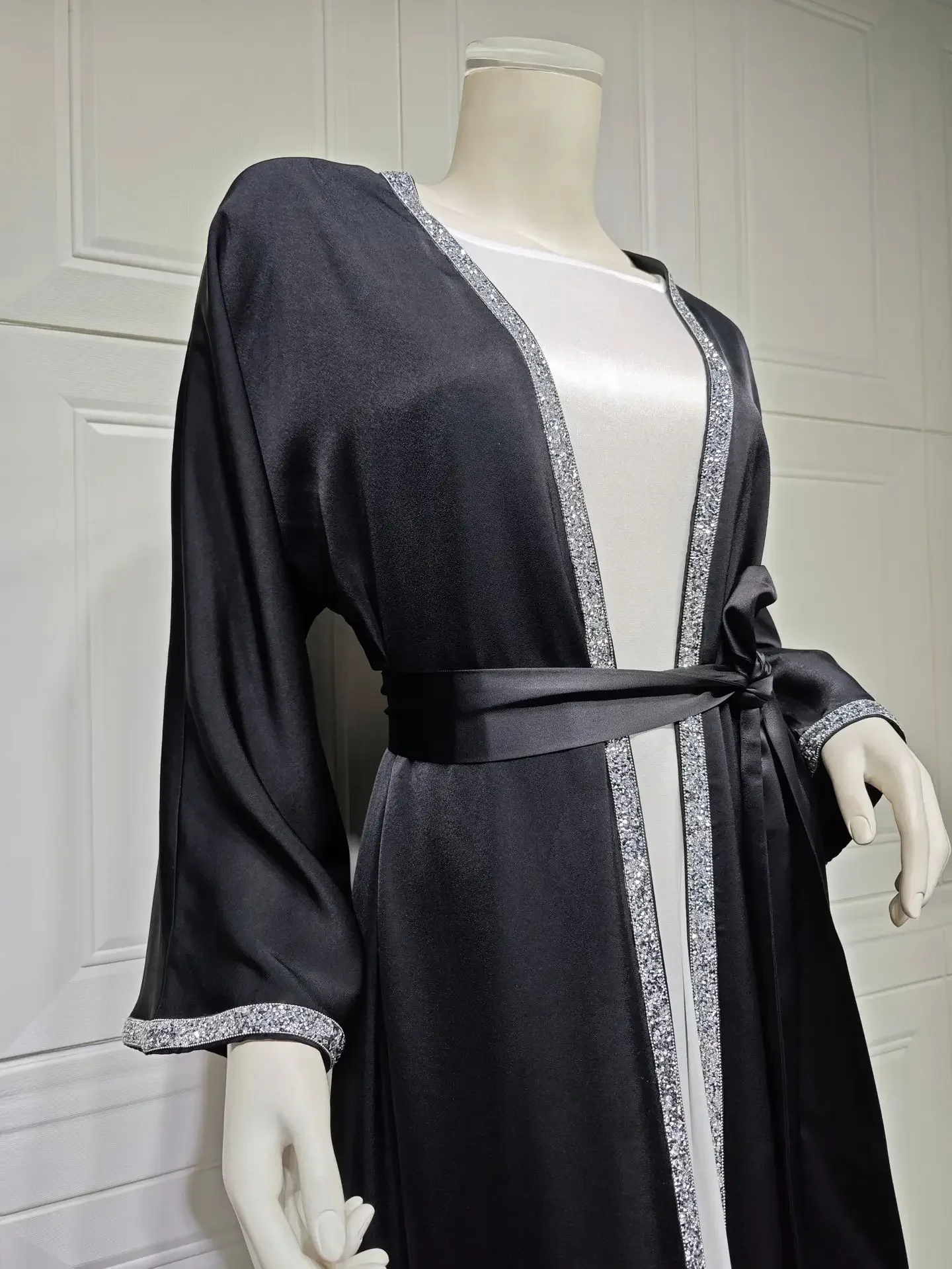 Satin Open Abaya Dubai Turkey Muslim Modest Dress for Women Rhinestone Moroccan Kaftan Robe Islam Outwear Kimono Femme Musulmane Satin Open Abaya Dubai Turkey Muslim Modest Dress for Women Rhinestone Moroccan Kaftan Robe Islam Outwear Kimono Femme Musulmane