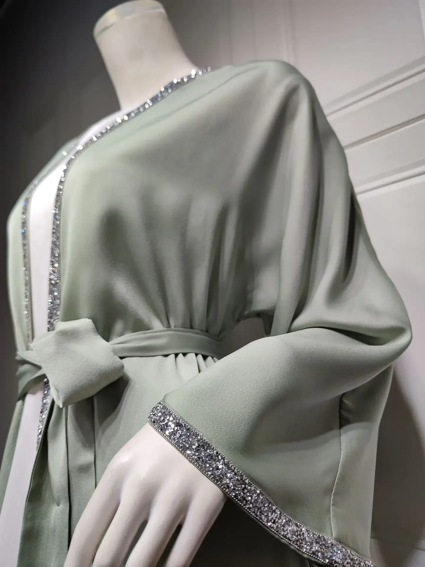 Satin Open Abaya Dubai Turkey Muslim Modest Dress for Women Rhinestone Moroccan Kaftan Robe Islam Outwear Kimono Femme Musulmane Satin Open Abaya Dubai Turkey Muslim Modest Dress for Women Rhinestone Moroccan Kaftan Robe Islam Outwear Kimono Femme Musulmane