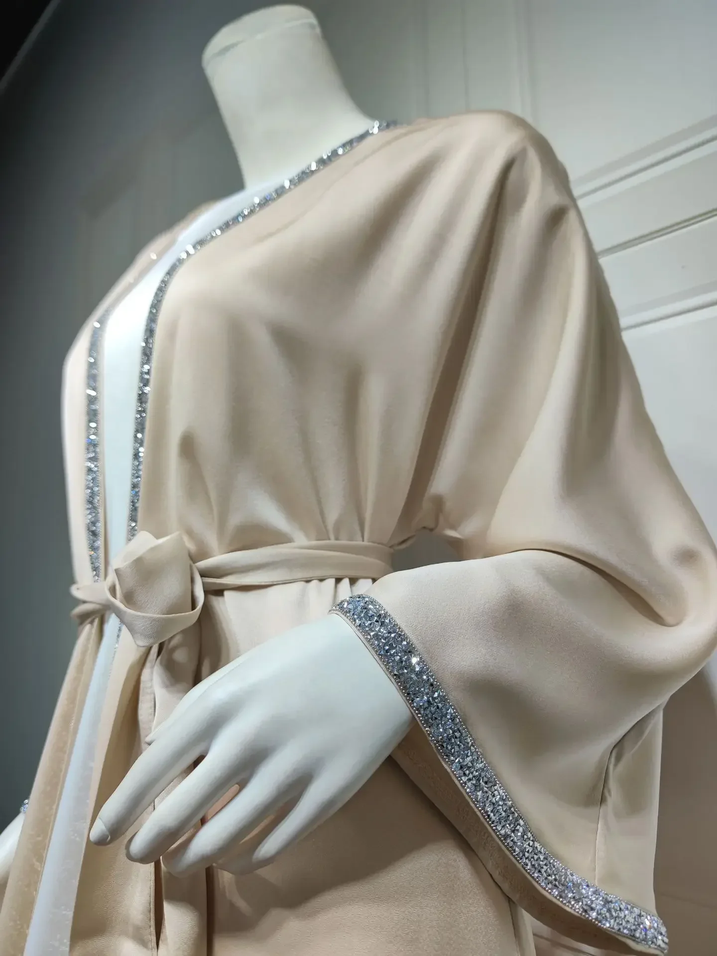 Satin Open Abaya Dubai Turkey Muslim Modest Dress for Women Rhinestone Moroccan Kaftan Robe Islam Outwear Kimono Femme Musulmane Satin Open Abaya Dubai Turkey Muslim Modest Dress for Women Rhinestone Moroccan Kaftan Robe Islam Outwear Kimono Femme Musulmane