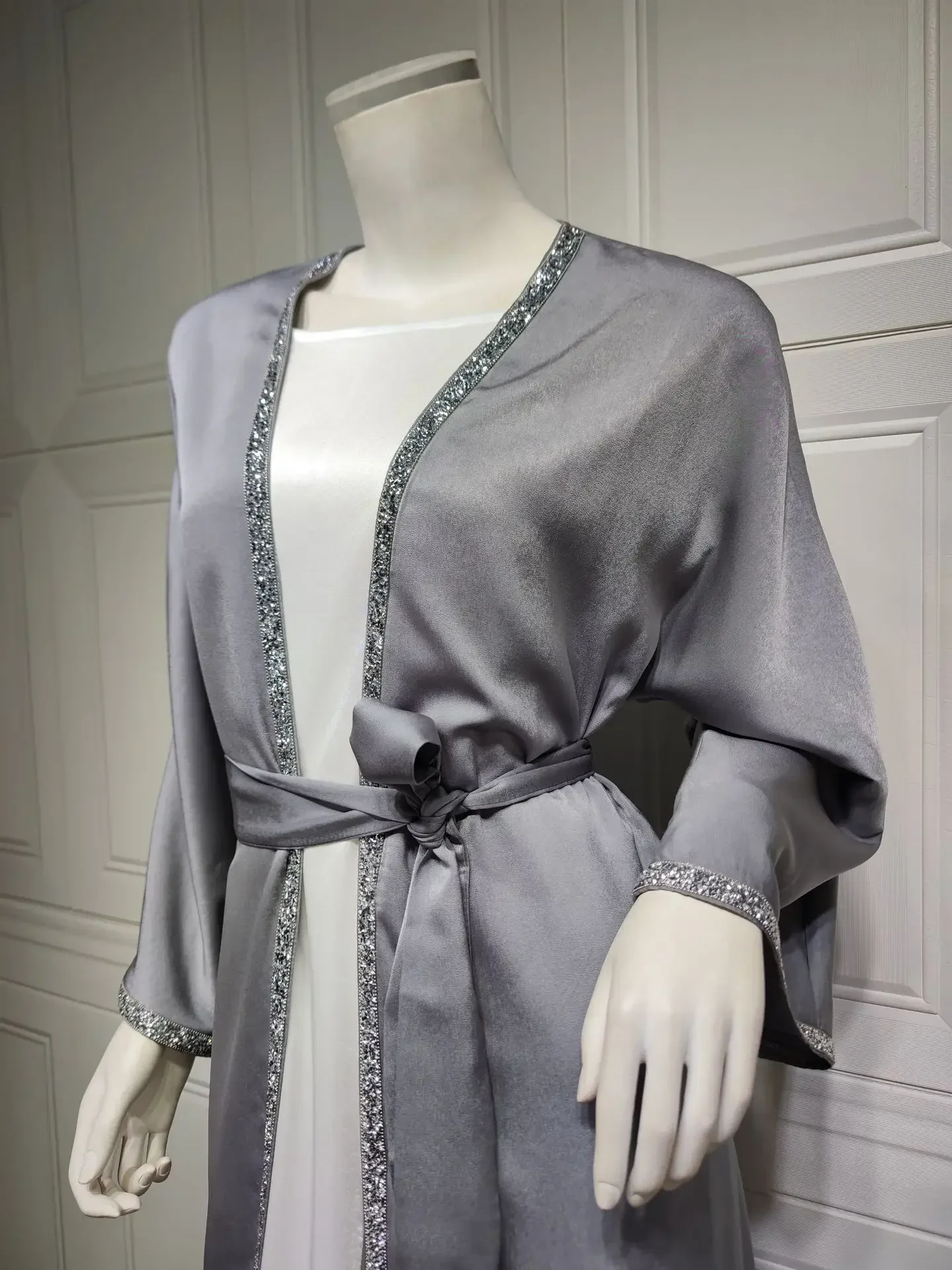 Satin Open Abaya Dubai Turkey Muslim Modest Dress for Women Rhinestone Moroccan Kaftan Robe Islam Outwear Kimono Femme Musulmane Satin Open Abaya Dubai Turkey Muslim Modest Dress for Women Rhinestone Moroccan Kaftan Robe Islam Outwear Kimono Femme Musulmane