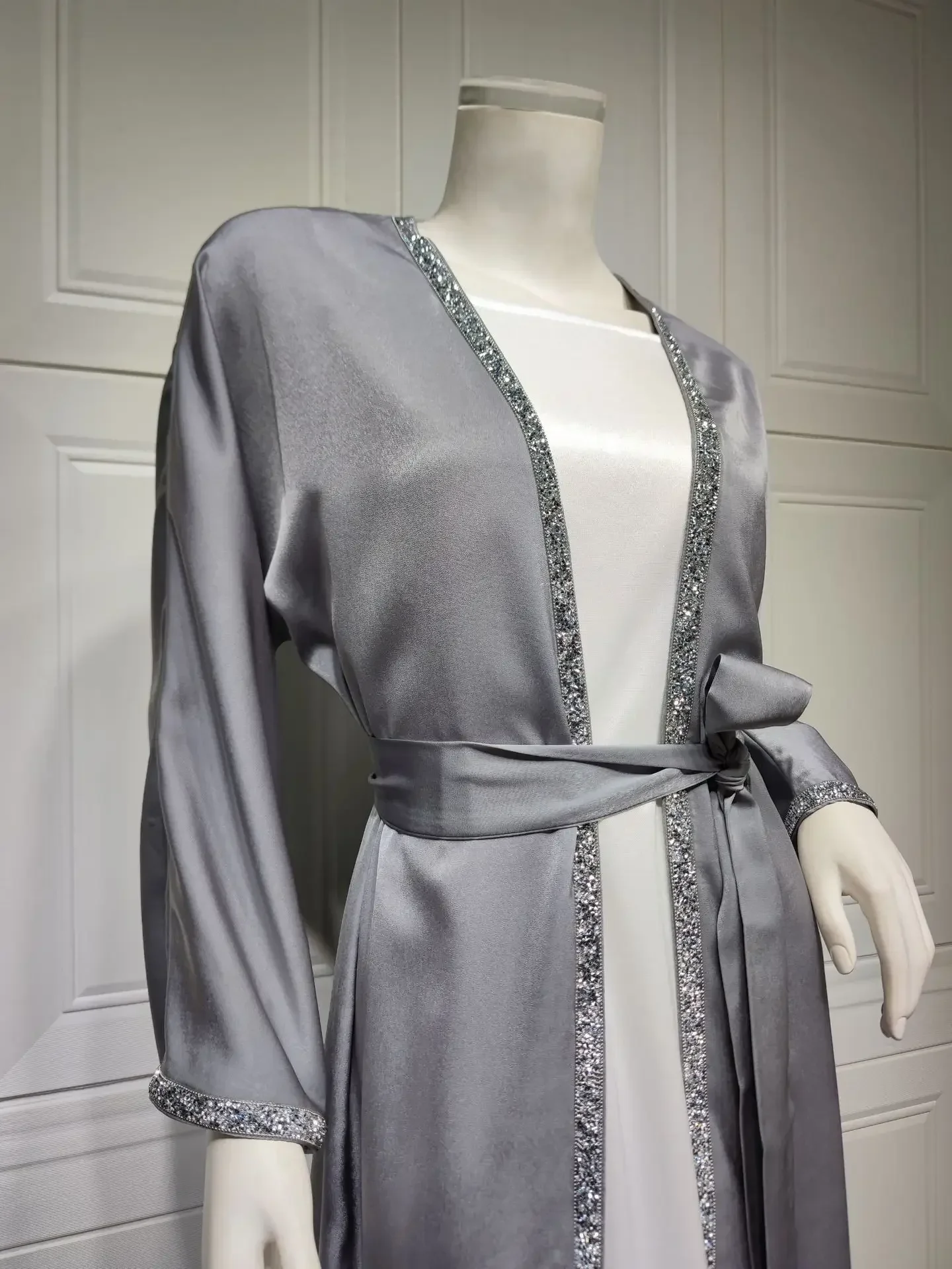 Satin Open Abaya Dubai Turkey Muslim Modest Dress for Women Rhinestone Moroccan Kaftan Robe Islam Outwear Kimono Femme Musulmane Satin Open Abaya Dubai Turkey Muslim Modest Dress for Women Rhinestone Moroccan Kaftan Robe Islam Outwear Kimono Femme Musulmane